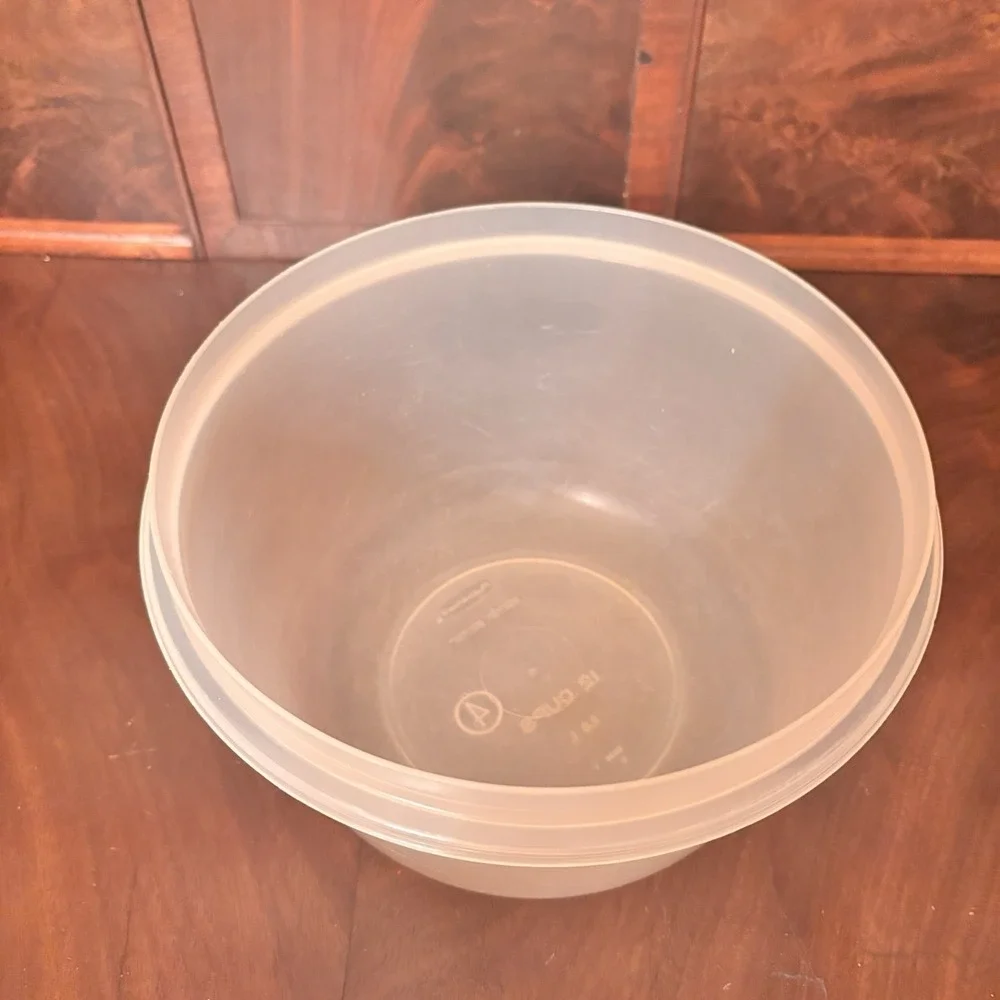 Rubbermaid vintage servin